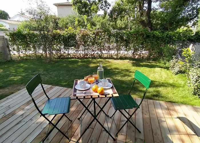 Poète Avec Jardin 3 Parking Gratuit Villa