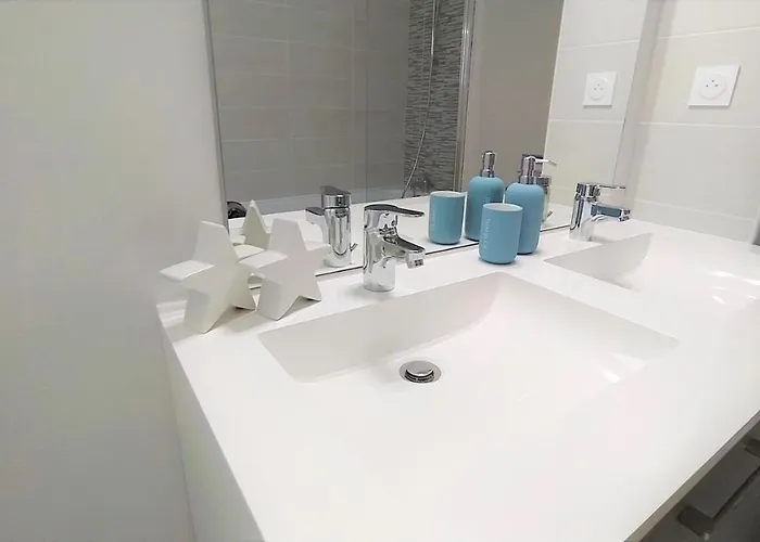 Poète Avec Jardin 3 Parking Gratuit Villa