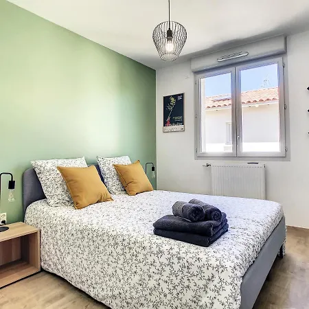 Poete Avec Jardin 3 Parking Gratuit