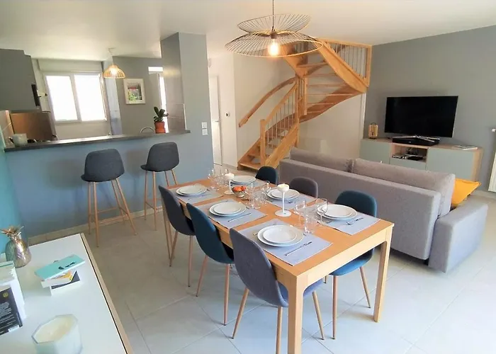 Poete Avec Jardin 3 Parking Gratuit * トゥルヌフイユ