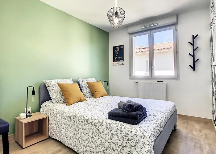 Poete Avec Jardin 3 Parking Gratuit