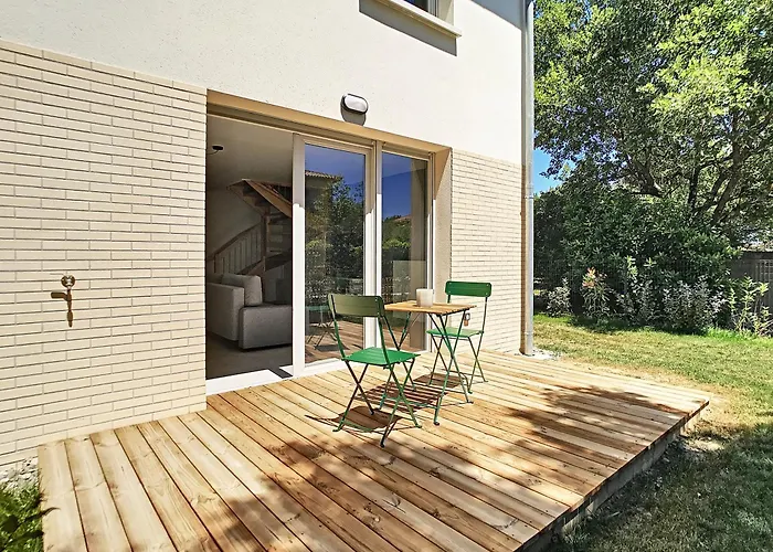 Poete Avec Jardin 3 Parking Gratuit